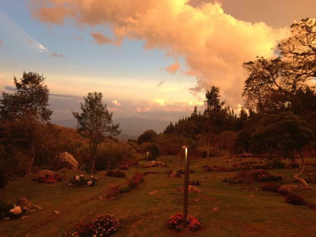 Готель Spring Garden Kundasang Екстер'єр фото